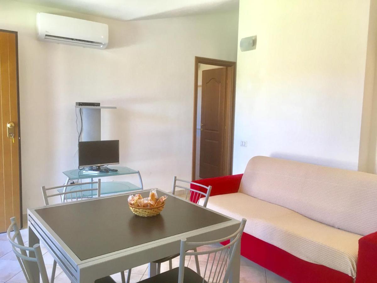 Residence S'Oggiastrone Танаунелла Екстер'єр фото